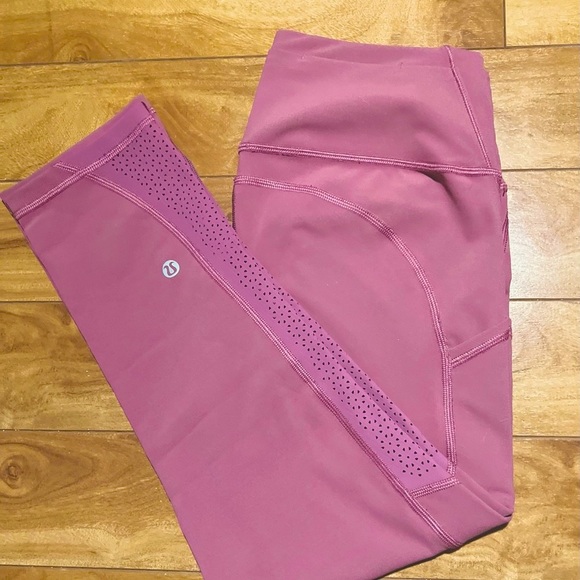 Size 4 lululemon cropped running pants - Picture 7 of 8
